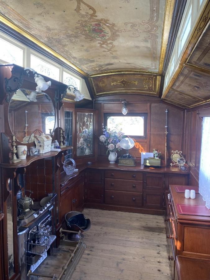 פלימות' Vintage Showman'S Wagon For Two Close To Beach מראה חיצוני תמונה